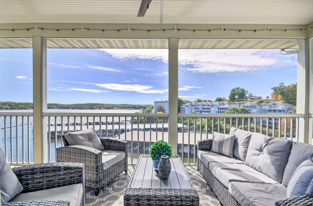 Village of Four Seasons Apartment | Lake Views and Pool Access Lake Ozark Condo!