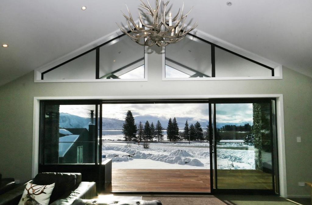 Lake Tekapo House | Lake Views at Antler Lodge