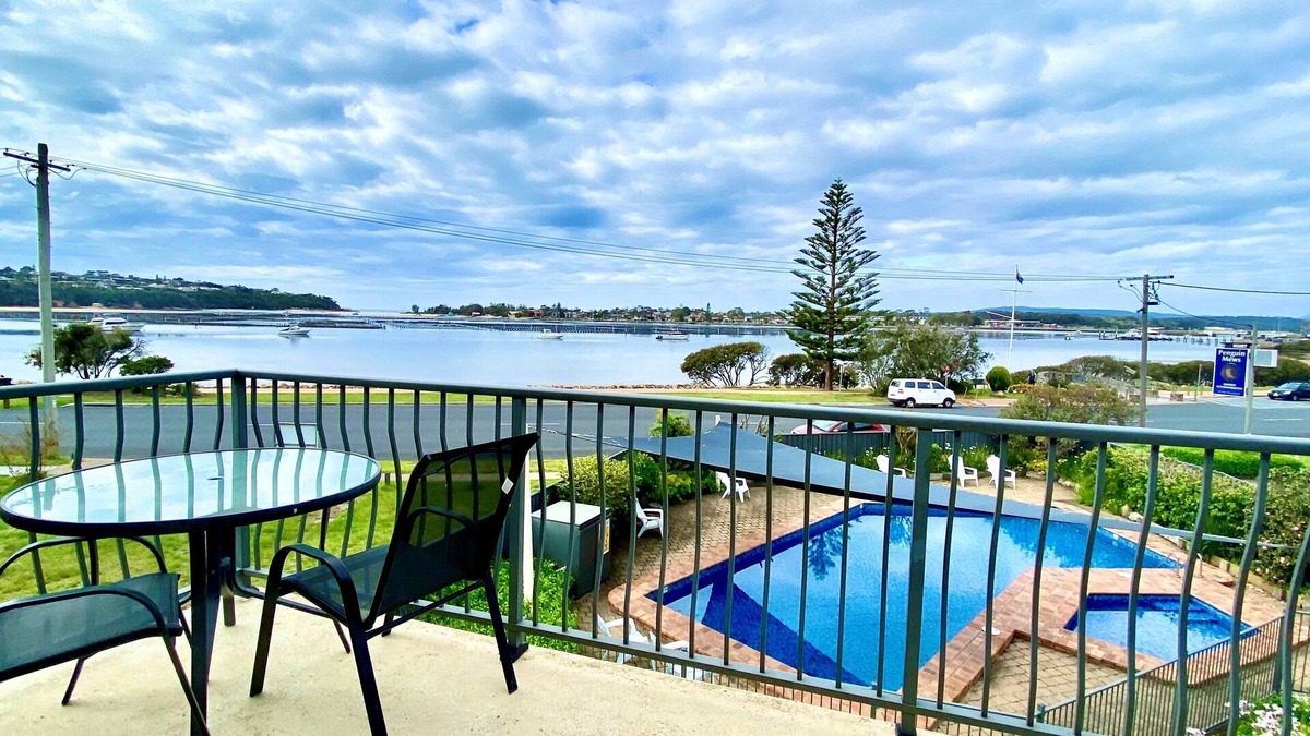Merimbula Apartment | Lake Views at Penguin Mews