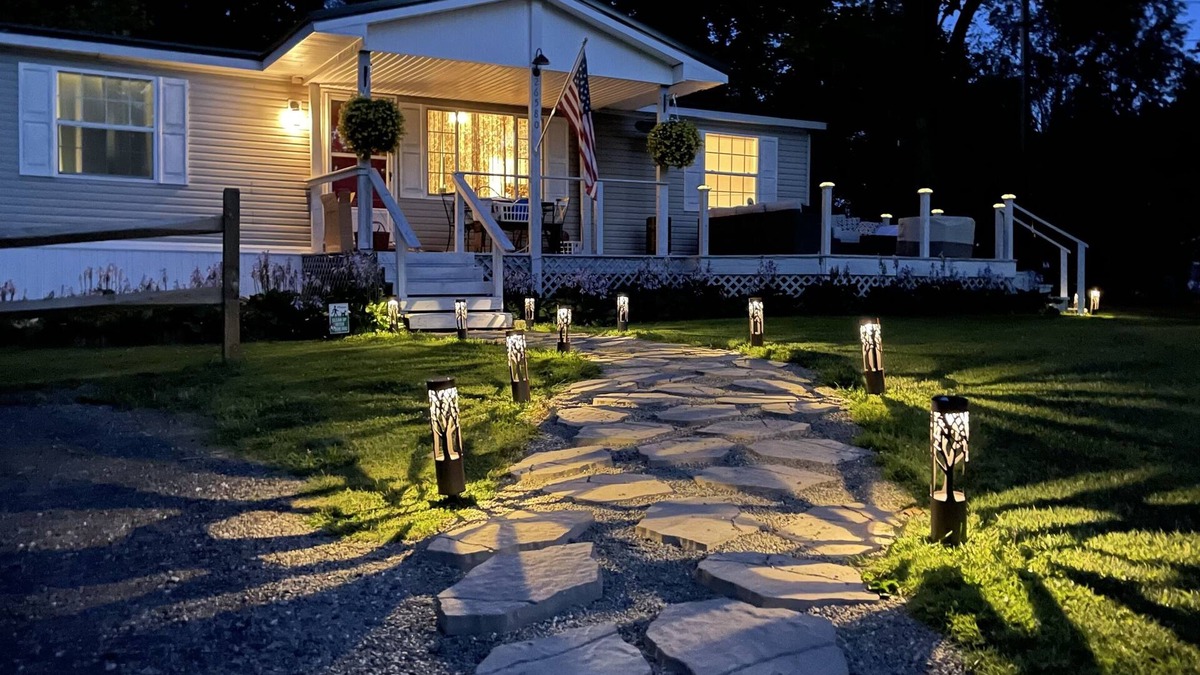 Cambridge Springs House | Lake views, comfort/nature @ The Castle Hill