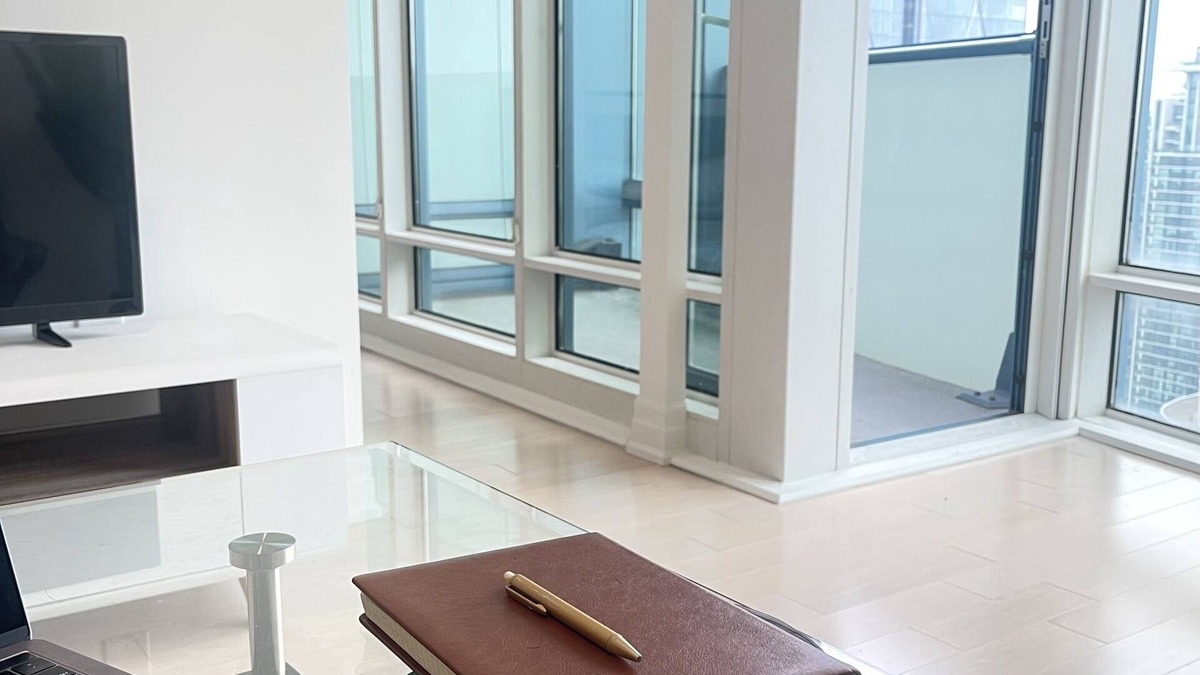 St. Lawrence Condo | Lake Views High Floor 1 Bed + 2 Bath + Den
