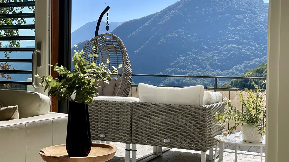 Cerano d'Intelvi House | Lake views