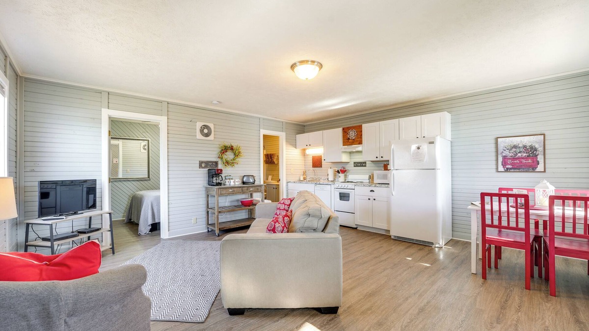 Cape Fair Cottage | Lake Views & On-Site Hiking: Cape Fair Cottage