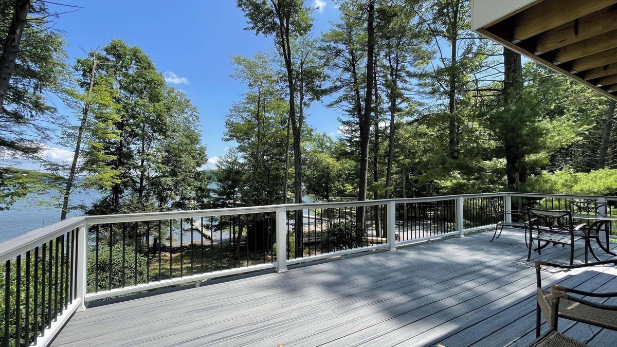 Tafton Ski Chalet | Lake Wallenpaupack Lakefront home - Sleeps 8+ w/Private Boat Dock!