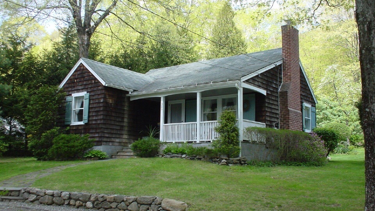 New Preston Cottage | Lake Waramaug Cottage