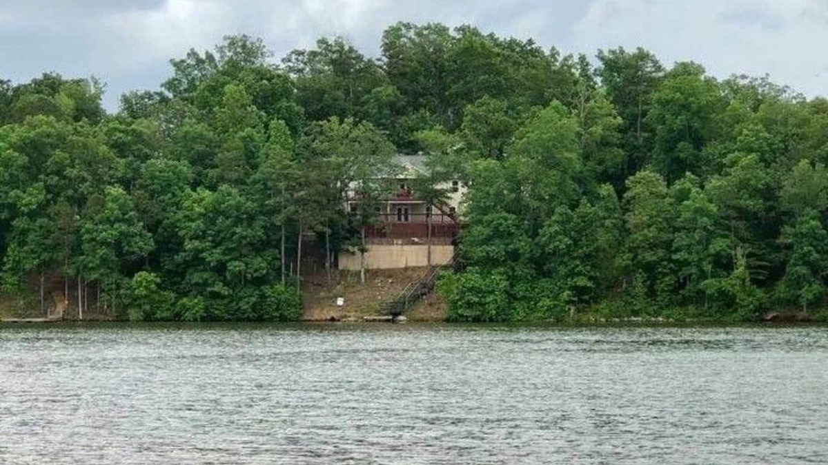 Wedowee House | LAKE WEDOWEE WATER FRONT & PRIVATE POOL SAT - SAT ONLY! OFFER MONTHLY!