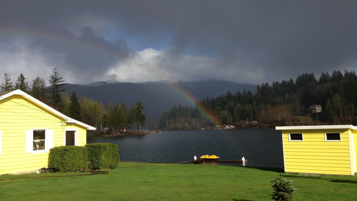 Sedro-Woolley Cabin | Lake Whatcom's Best Cottage, Great For A Couple Or A Family Of Eight