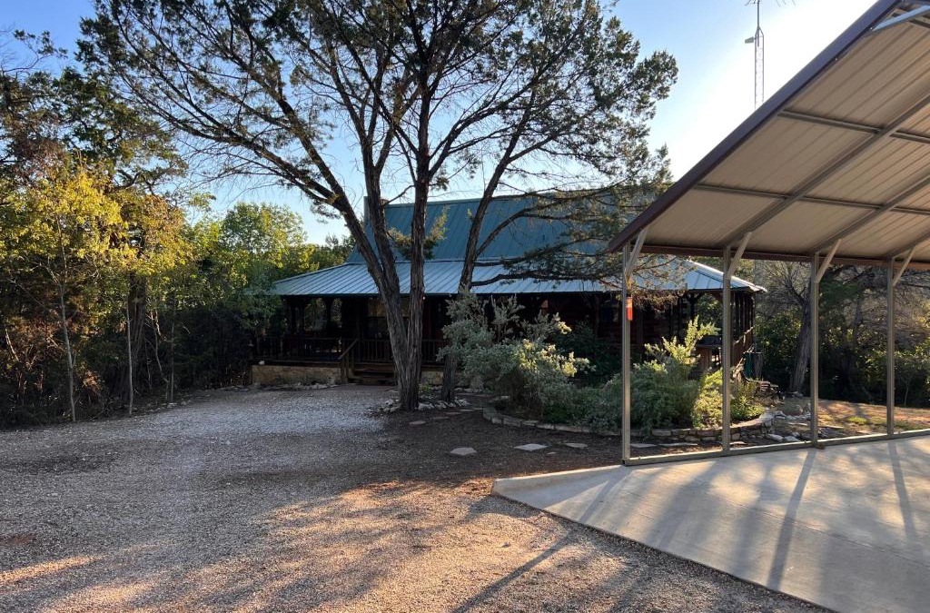 Morgan House | Lake Whitney Log Cabin