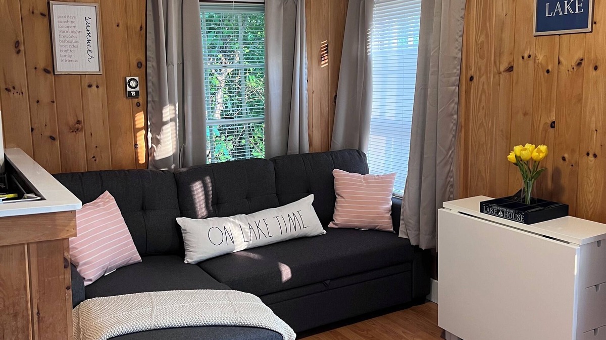 Moultonborough Cottage | Lake Winnie Waterfront cottage w/sandy beach, short walk to best spots in town!