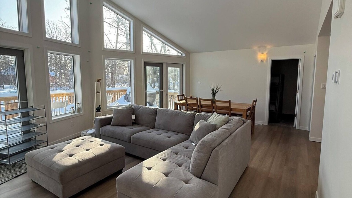 Dunnottar Cabin | Lake Winnipeg Retreat in Matlock, MB