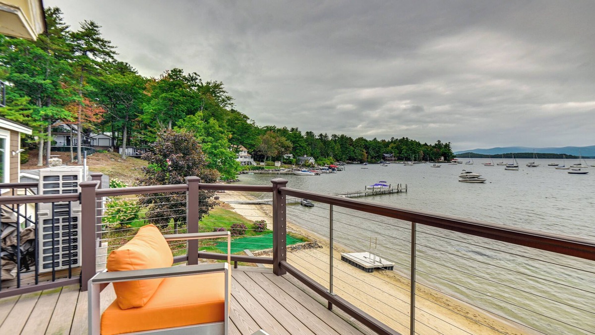 Gilford Condo | Lake Winnipesaukee Condo w/Beach Access!