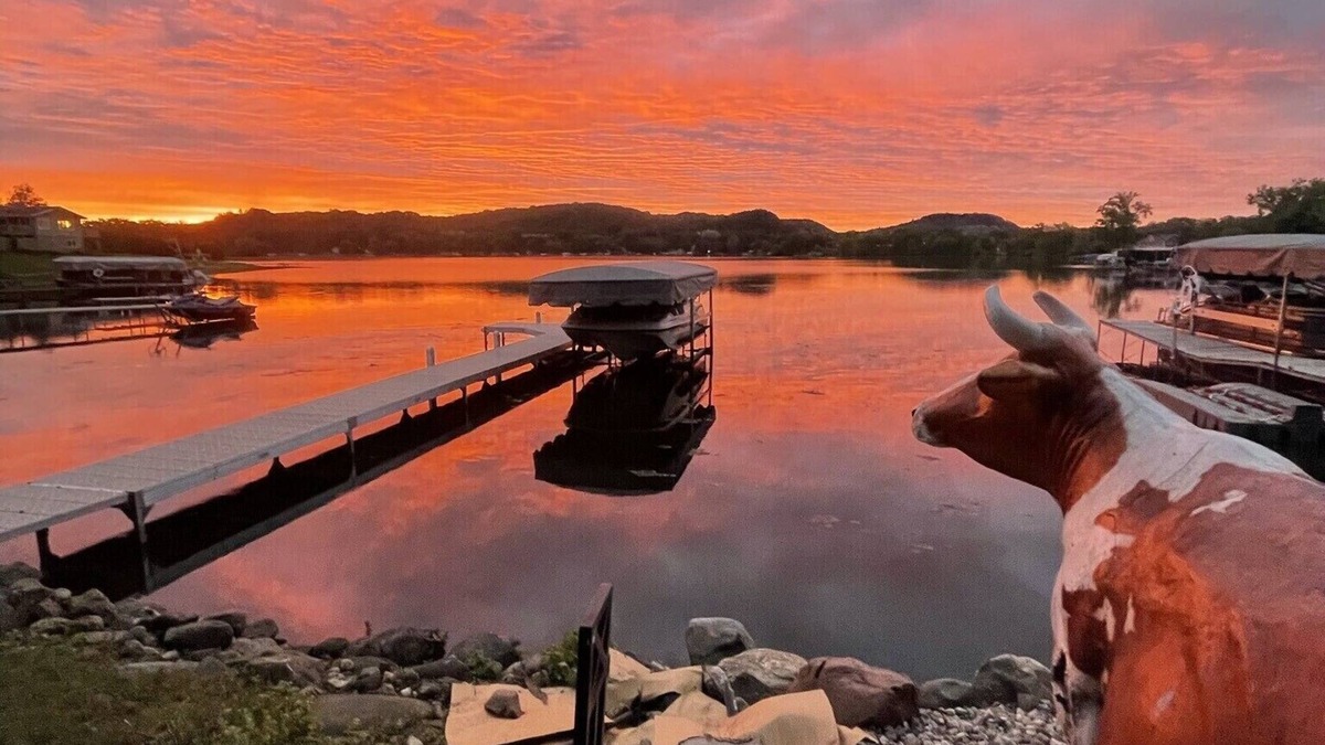 Lodi House | Lake Wisconsin - Sunset Bay Stunner