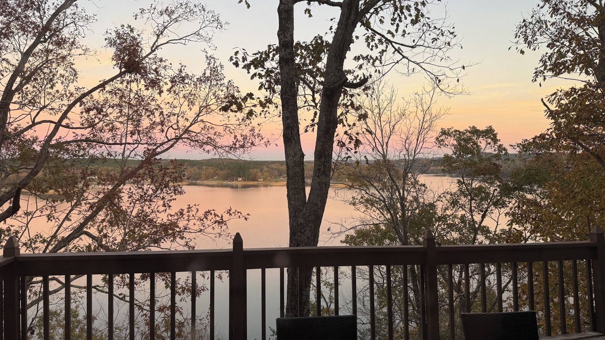 Bremen House | Lakebound and Down! Beautiful waterfront home on Smith Lake