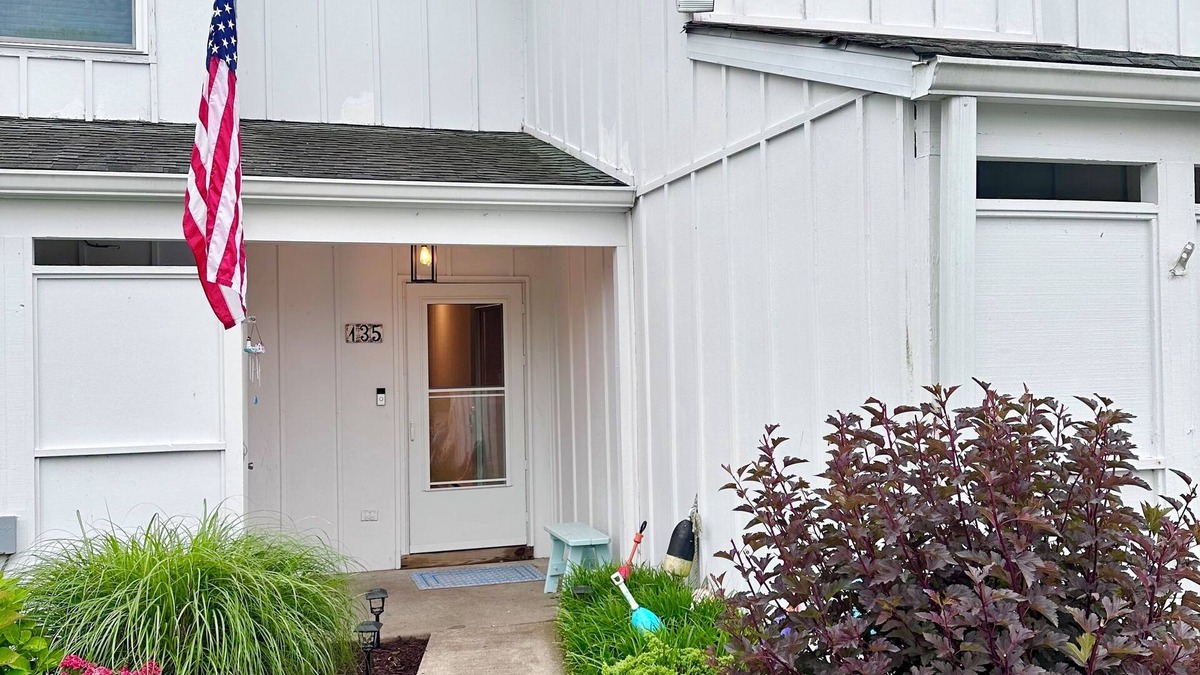 Selbyville House | LAKEFRONT 2 Bedroom townhome in Mallard Lakes-Minutes from beach!