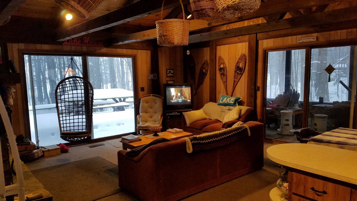 Mayfield House | Lakefront 3BR cabin on the shores of the Great Sacandaga Lake!