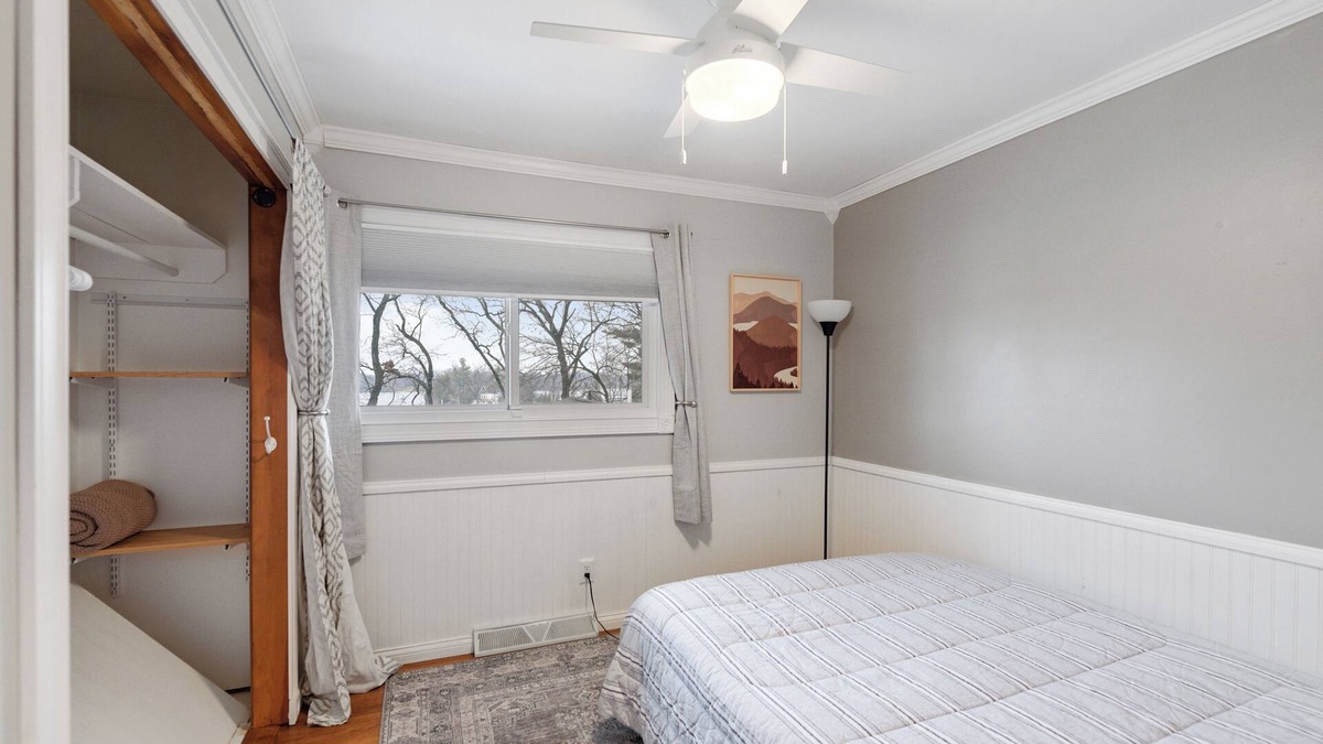 White Lake House | Lakefront 4-bedroom house in White Lake
