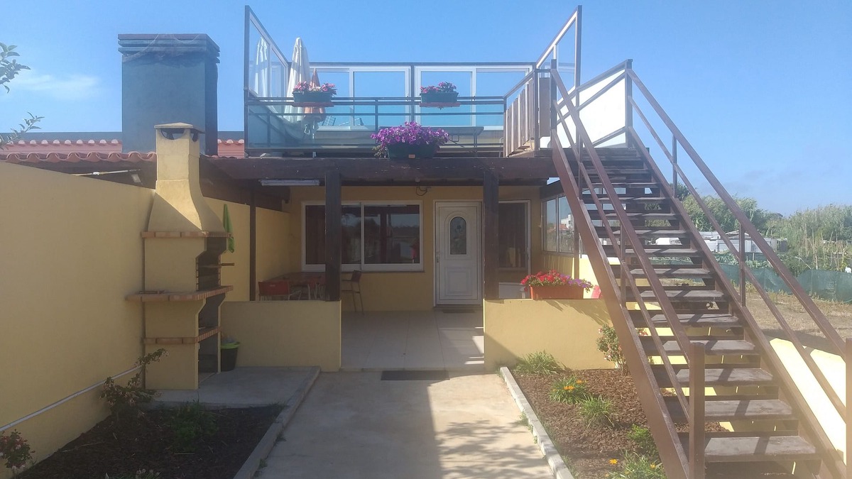 Praia de Mira Villa | Lakefront 500 meters from the seafront. Pets accepted.