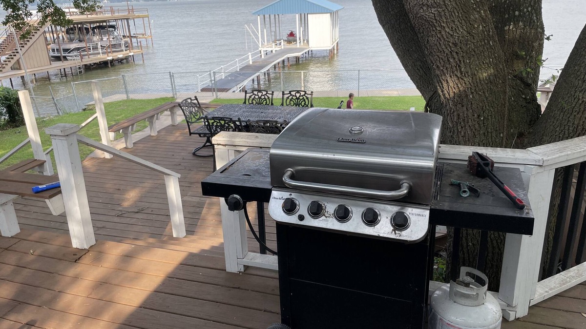 Gun Barrel City House | Lakefront, 8 beds, 3 bath, sleeps 18 , large living area, possible bunk room