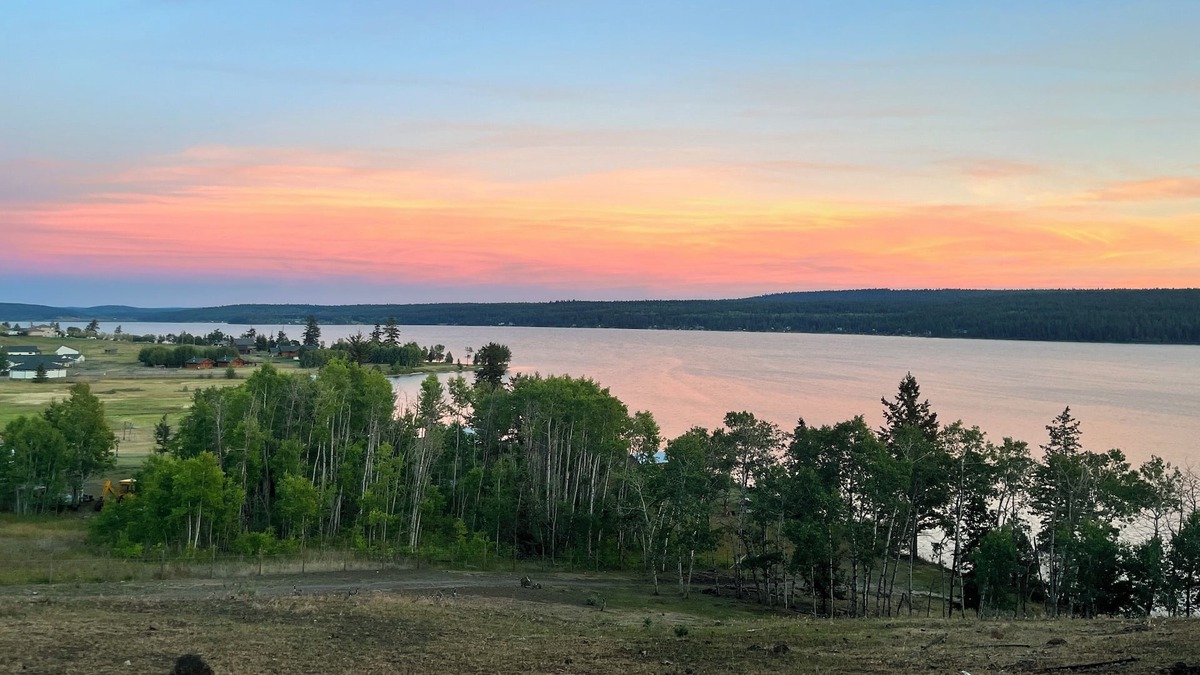 Lac La Hache House | Lakefront acreage with beautiful views. Large house with lots of room!