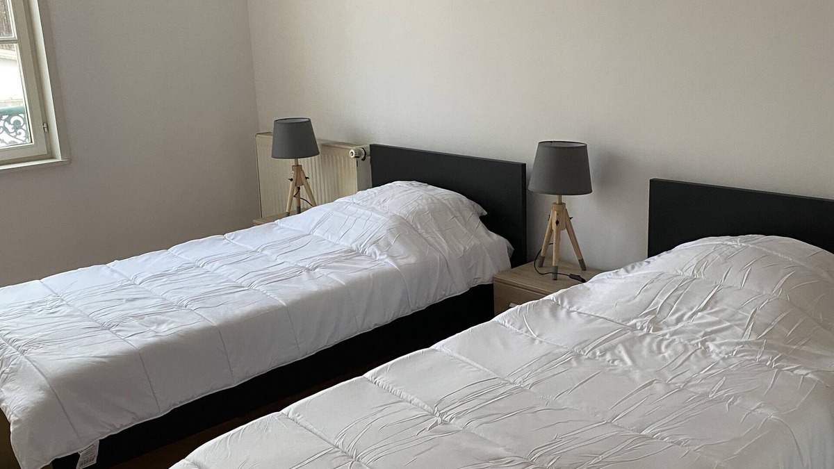 Rives Apartment | Lakefront apartment and walks