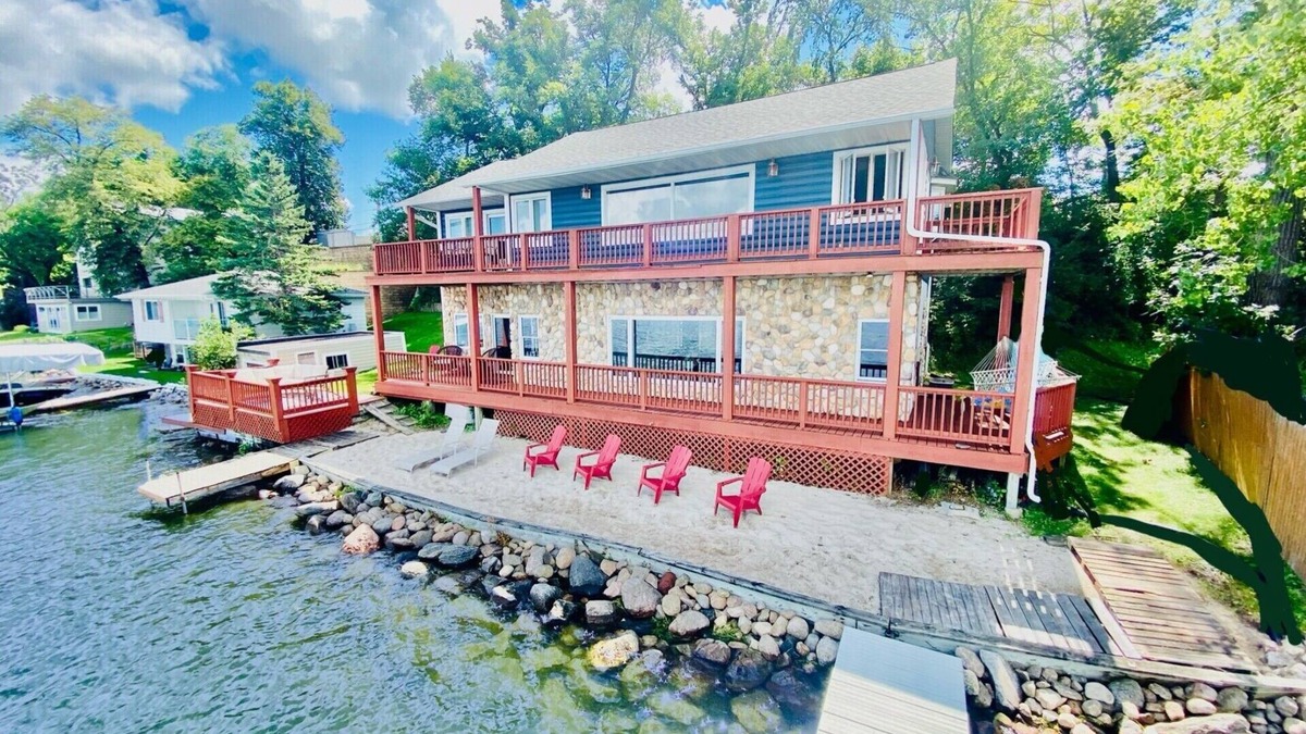 Buffalo Cabin | Lakefront + Beach + Sauna + Paddleboards + Canoe