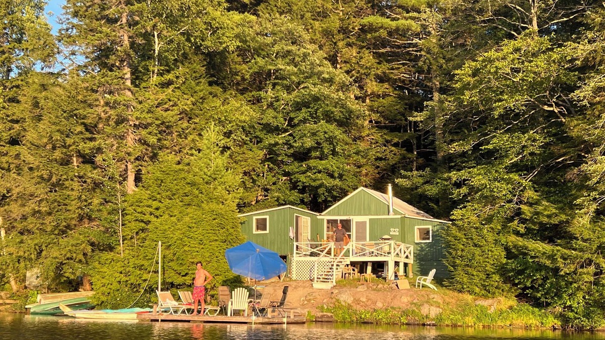 Windsor Cabin | Lakefront Cabin in Beautiful, Quiet Location