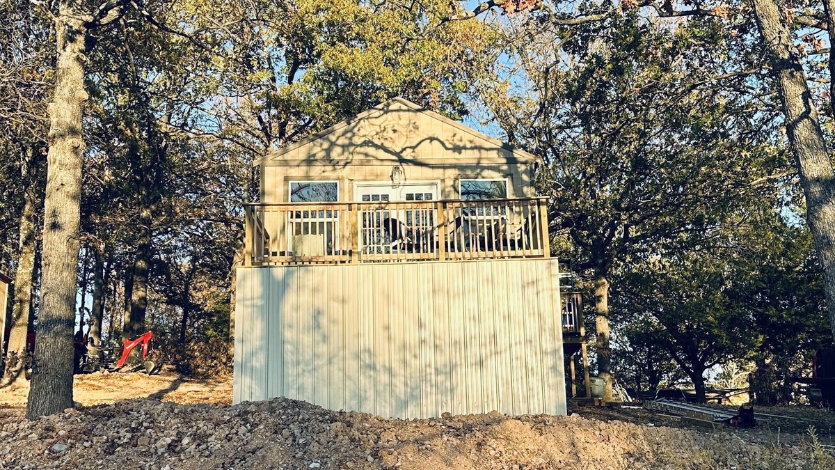 Eucha Cabin | Lakefront Cabin just steps away from the water. "Fox Cabin"