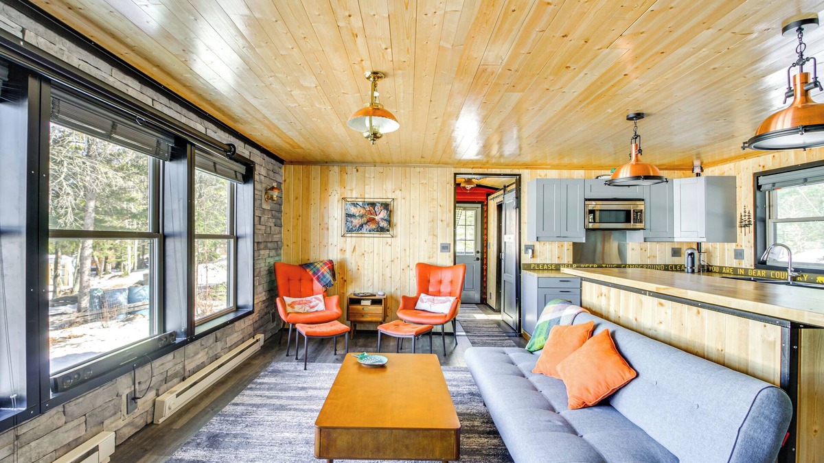 Tower Cabin | Lakefront Cabin on Lake Vermilion: Dock, Boat Lift