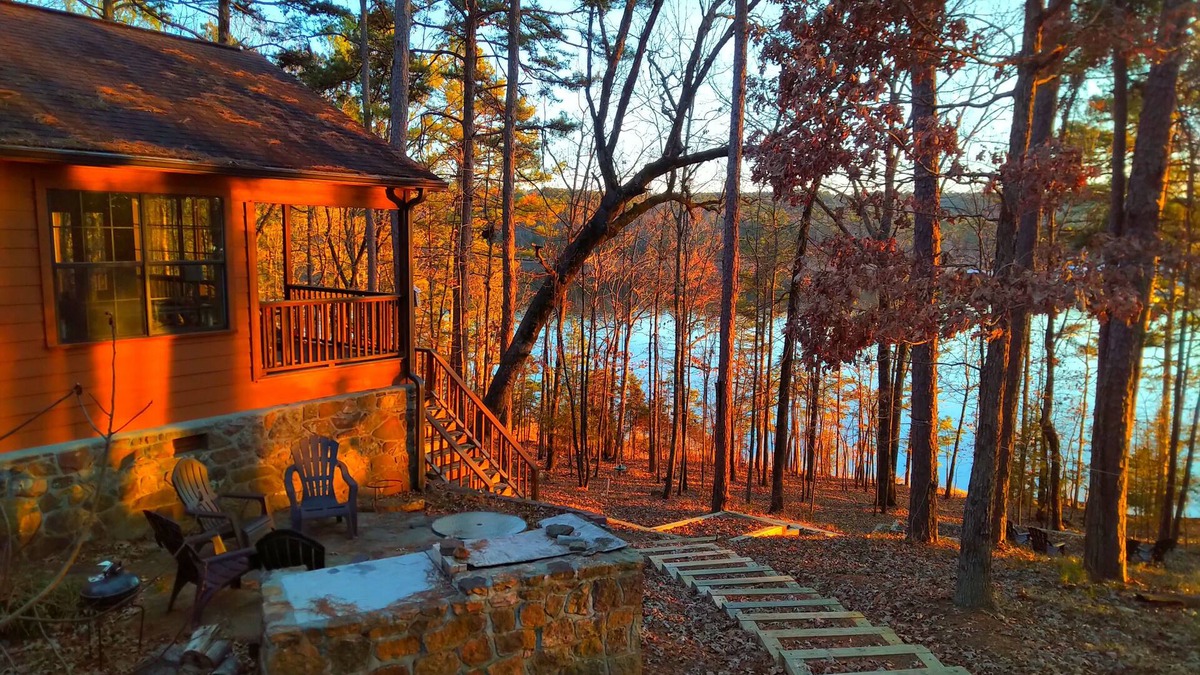 Tumbling Shoals House | Lakefront Cabin with swimming, fishing and boating feet away from privat deck