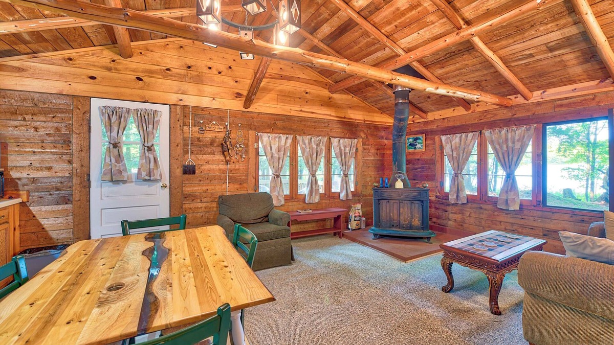 Levering Cabin | Lakefront Cabin w/Beach Access: Levering Retreat