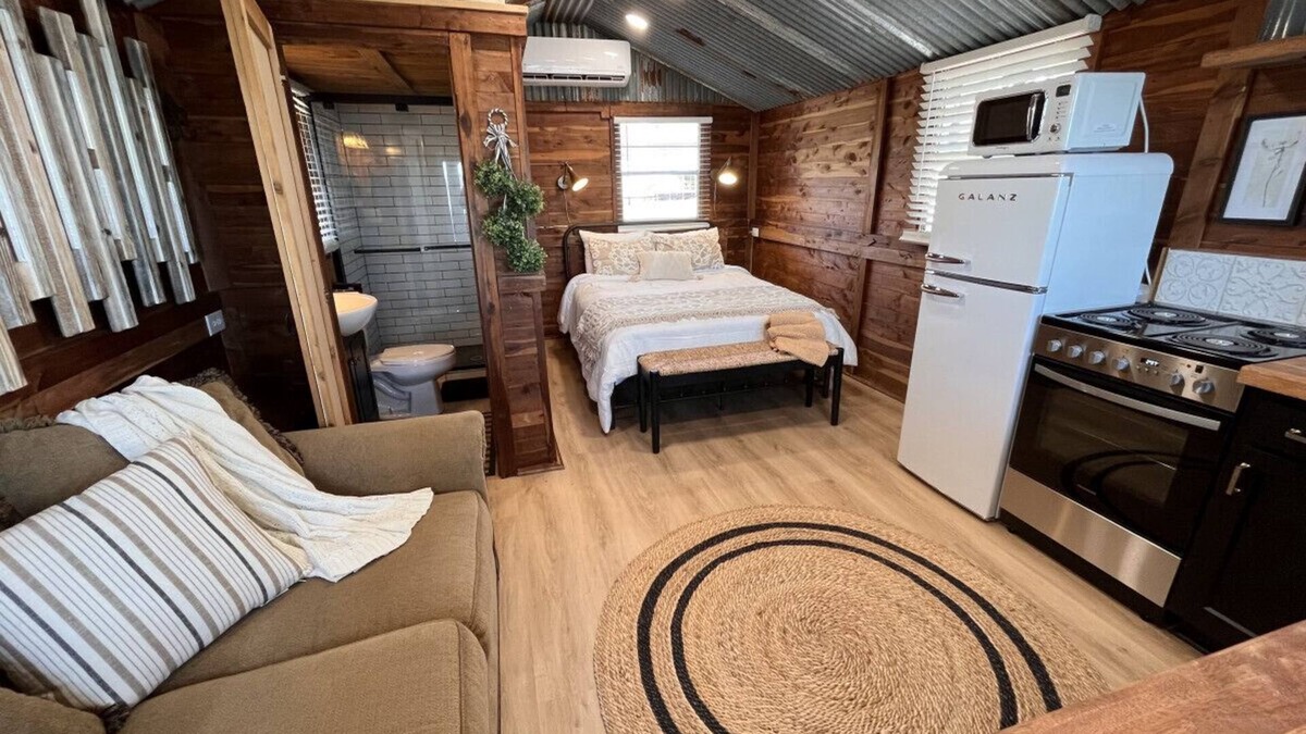 Hemphill Cabin | Lakefront Cedar Cabin on Toledo Bend w/pier, boat ramp, firepit, grill,Pets OK