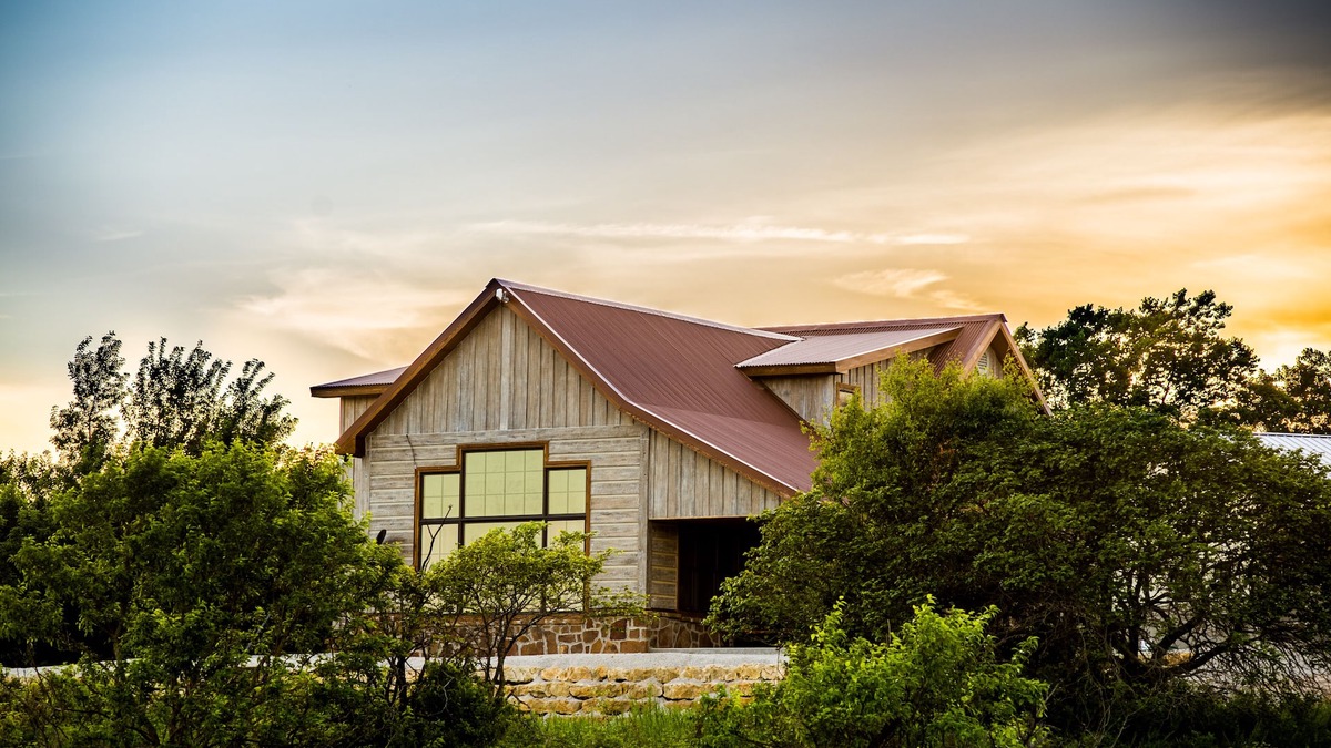 Cedar Vale Cabin | Lakefront Cedar Vale Lodge w/Private Boat Dock!