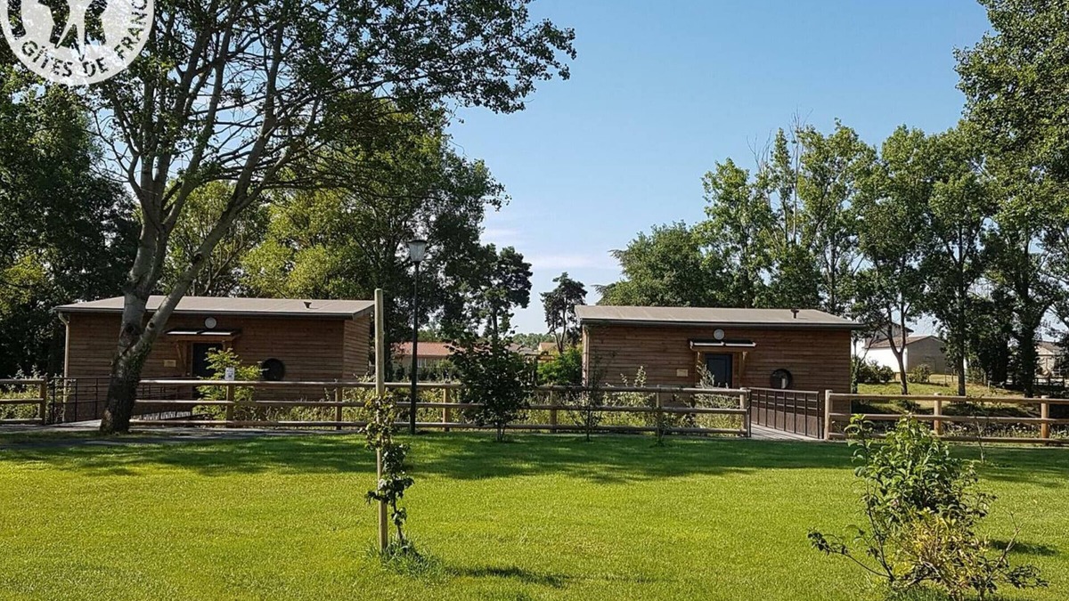 Veauchette Cottage | Lakefront Chalets: Comfort, Nature & Recreation - Pets Welcome, Spa, Outdoor Activities