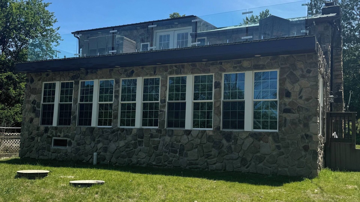Greentown House | Lakefront Chateau Oasis