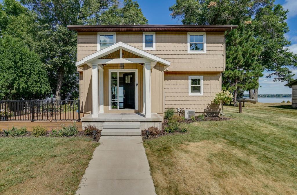 Lake Wissota House | Lakefront Chippewa Falls Haven with Private Deck!
