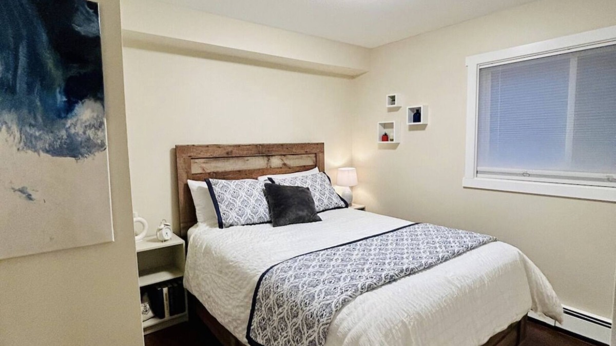 Sylvan Lake Condo | Lakefront condo!