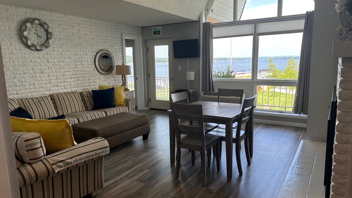 Conway Condo | Lakefront Condo on Crooked Lake, Family-Friendly, Boat Slip Available