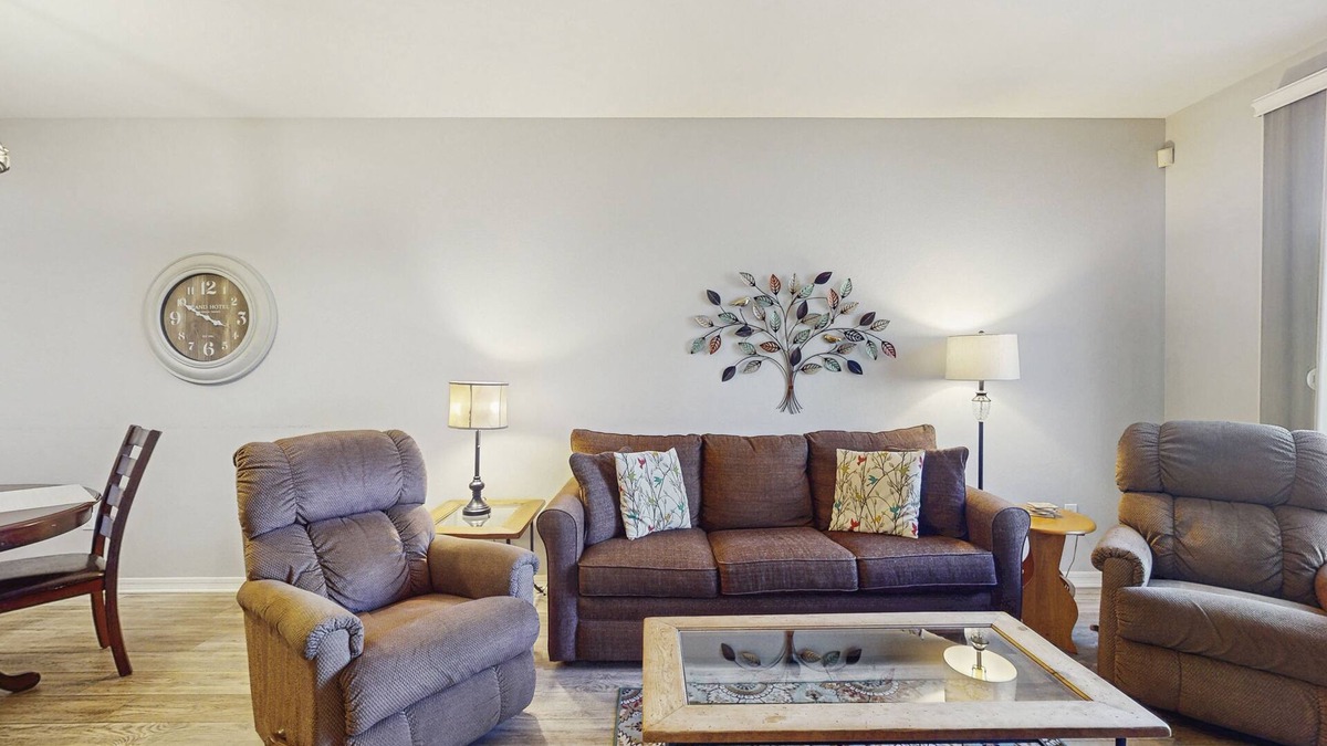 Superstition Lakes Condo | Lakefront condo with private washer/dryer, central AC & heated pool