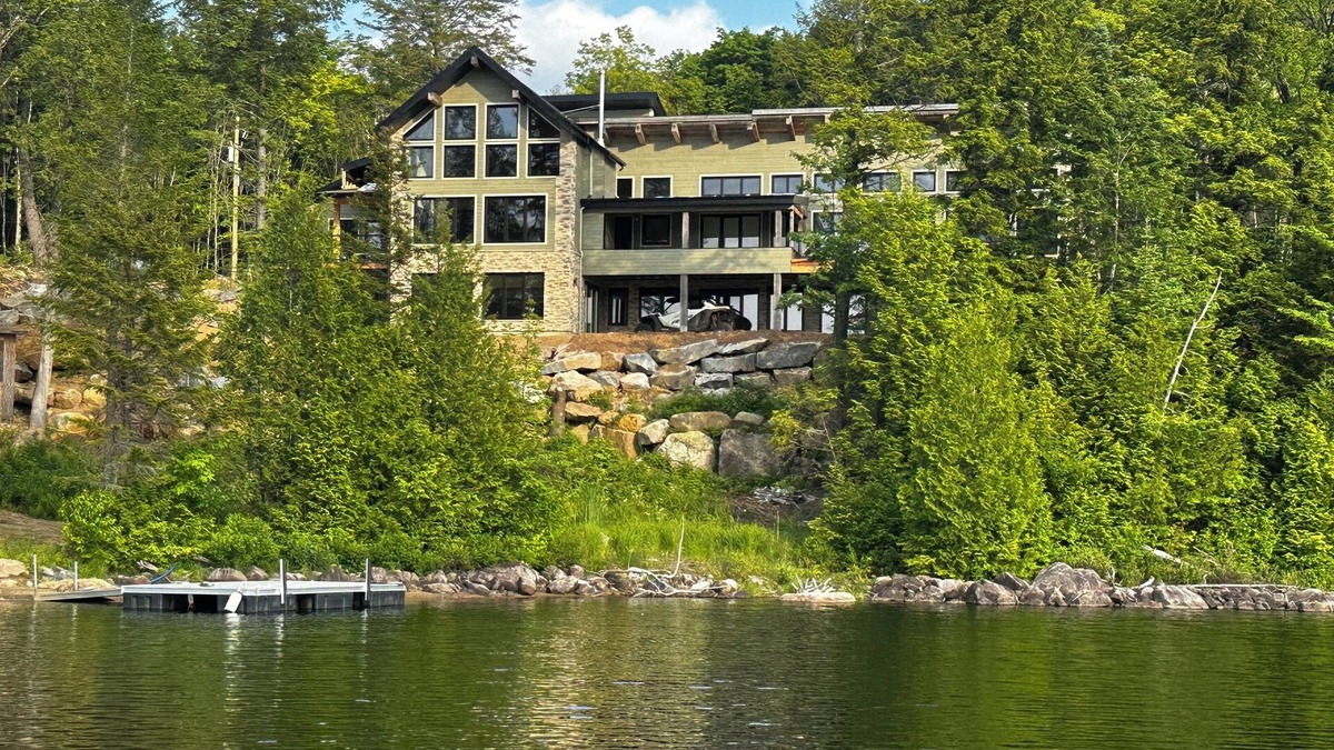 Wentworth-Nord Villa | lakefront cottage is where comfort meets nature in perfect harmony.