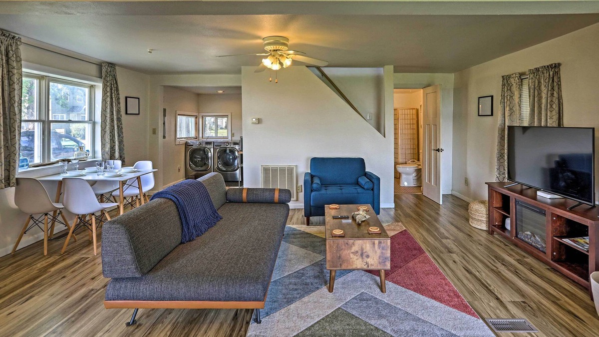 Toledo Cottage | Lakefront Cottage 6 Miles to Downtown Toledo!