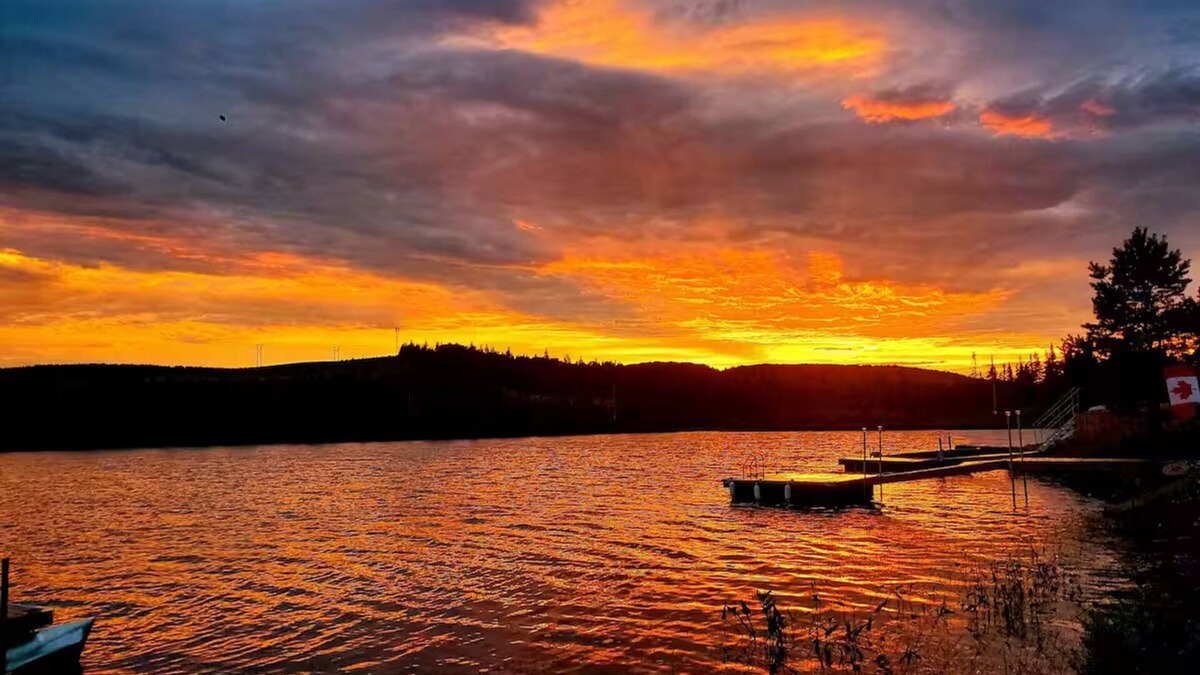 Amherst Cottage | Lakefront Cottage - Sutherland Lake, NS