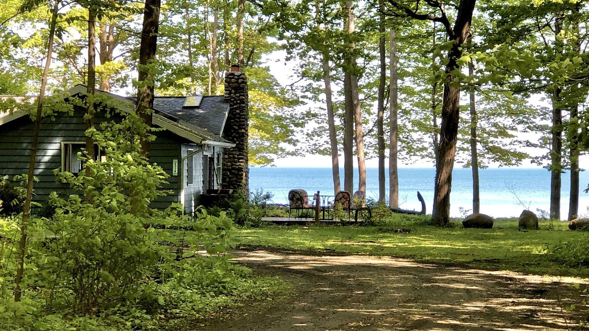 Westfield House | Lakefront Cottage Home for All Seasons Enjoyment on Beautiful Lake Erie!