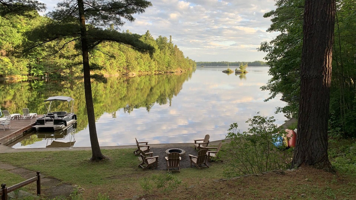 Town of Hermon House | Lakefront Cottage near Adirondacks, Pontoon Boat, Sunroom, 2 Kayaks & Canoe