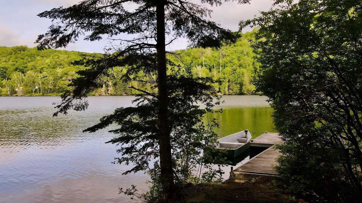 Amherst Cottage | Lakefront Cottage near Tremblant