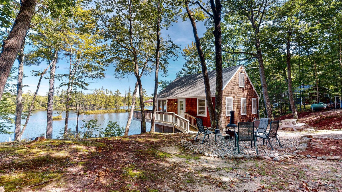 Pine River Pond House | Lakefront cottage with deck, patio, firepit, AC & W/D - secluded location