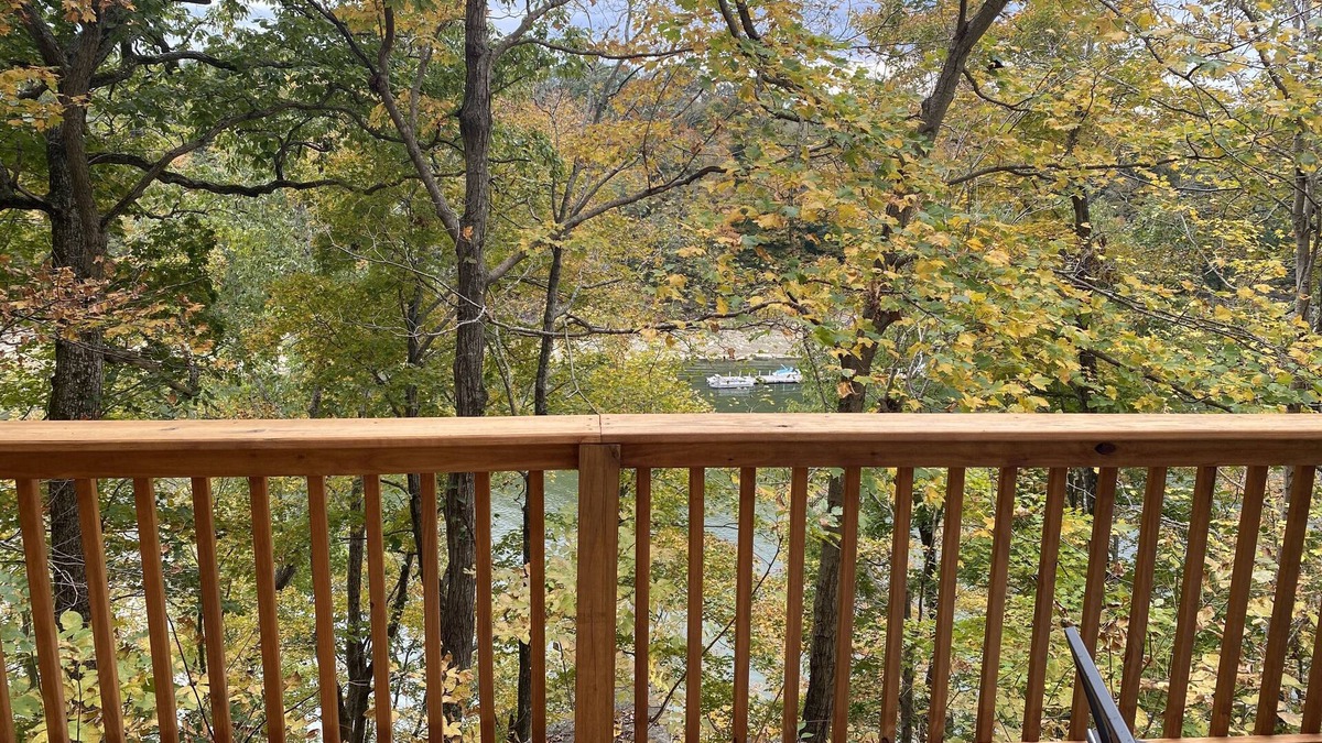 Sloans Valley House | Lakefront cottage with neighborhood boat ramp, 1 mile from great restaurants.