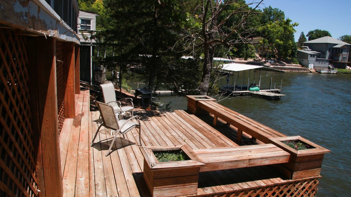 Rocky Mount Cottage | Lakefront cozy cottage!
