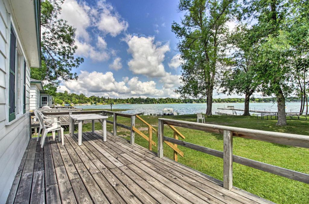 Dent House | Lakefront Dent Cabin - Boat Rentals and Docks!