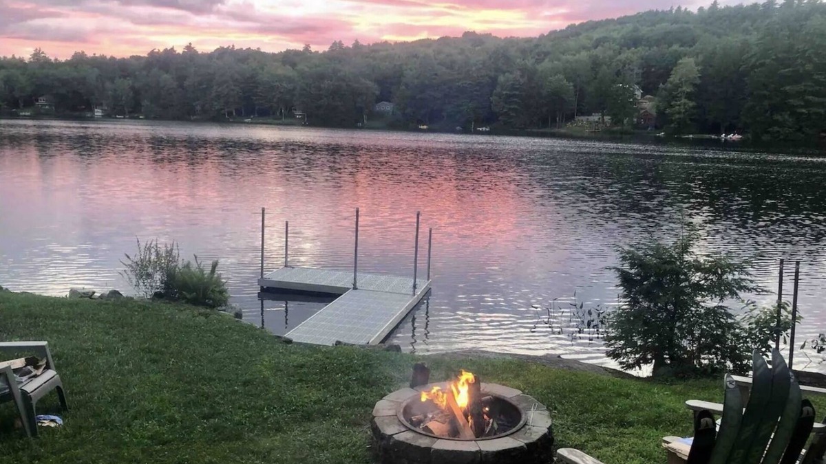 Epsom House | Lakefront-Dock-Grill-Firepit-Wood Stove