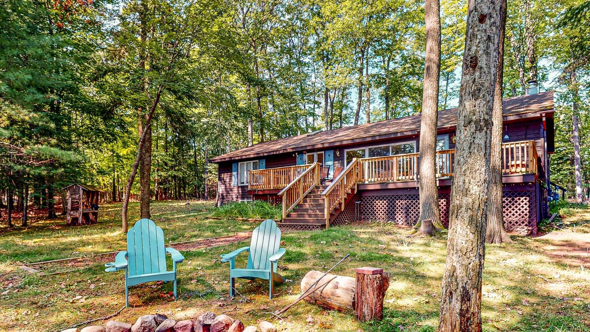 Land O Lakes House | Lakefront, dog-friendly home with canoe, firepit, large deck, & washer/dryer